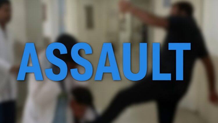 Lady Doctor Assaulted After Patient's Death, FIR Registered Lady Doctor Assaulted After Patient’s Death, FIR Registered