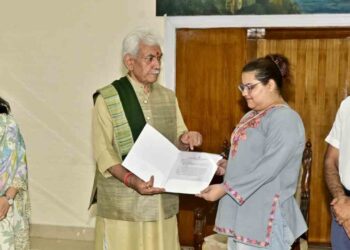 LG Manoj Sinha Hands Over Job Assurance Letter to Daughter of Martyred ADDC Rajouri