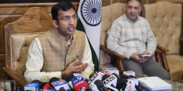 Next 15 Days Crucial, Mobile Connectivity To Be Restored Fully Soon: Div Com