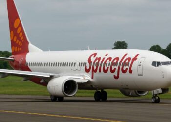 SpiceJet Flight From Delhi to Srinagar Lands Safely After Mid-Air Emergency