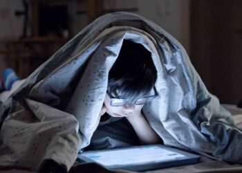 Just 1 Hour of Reels = Eye Strain, Anxiety & Sleep Problems: Study
