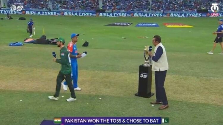 No Handshake Between India, Pakistan Captains at Asia Cup Toss