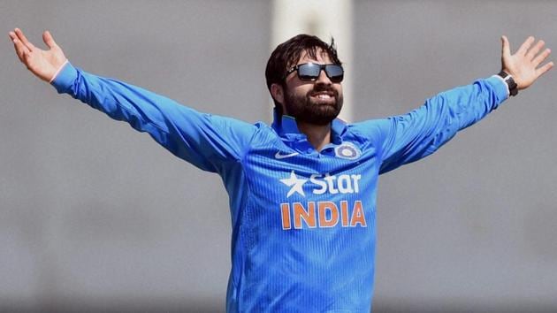 Parvez Rasool Bids Farewell to Cricket Parvez Rasool Bids Farewell to Cricket