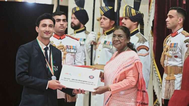 SKUAST-K’s NSS Volunteer Receives National Recognition for Social Service SKUAST-K’s NSS Volunteer Receives National Recognition for Social Service