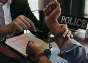 Counter Intelligence Kashmir Detain Doctor, His Wife in Srinagar