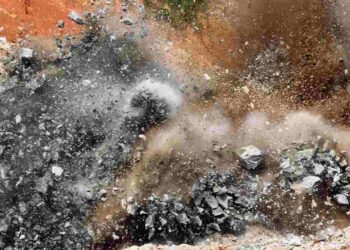 12 killed in powerful blast outside Islamabad court in Pakistan