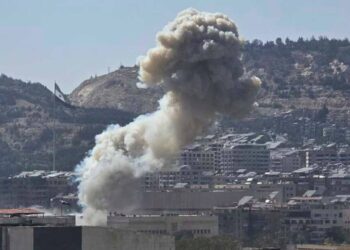 Israeli forces kill at least 10 in southern Syria raid