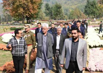 LG Pays Visit to Chrysanthemum Theme Garden Srinagar