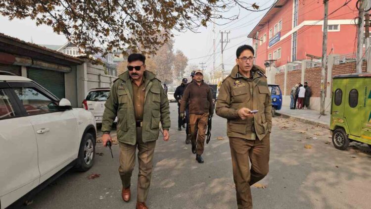 SMHS OPD Road Choked by Wrong Parking; Special Drive Launched: SSP Traffic Srinagar